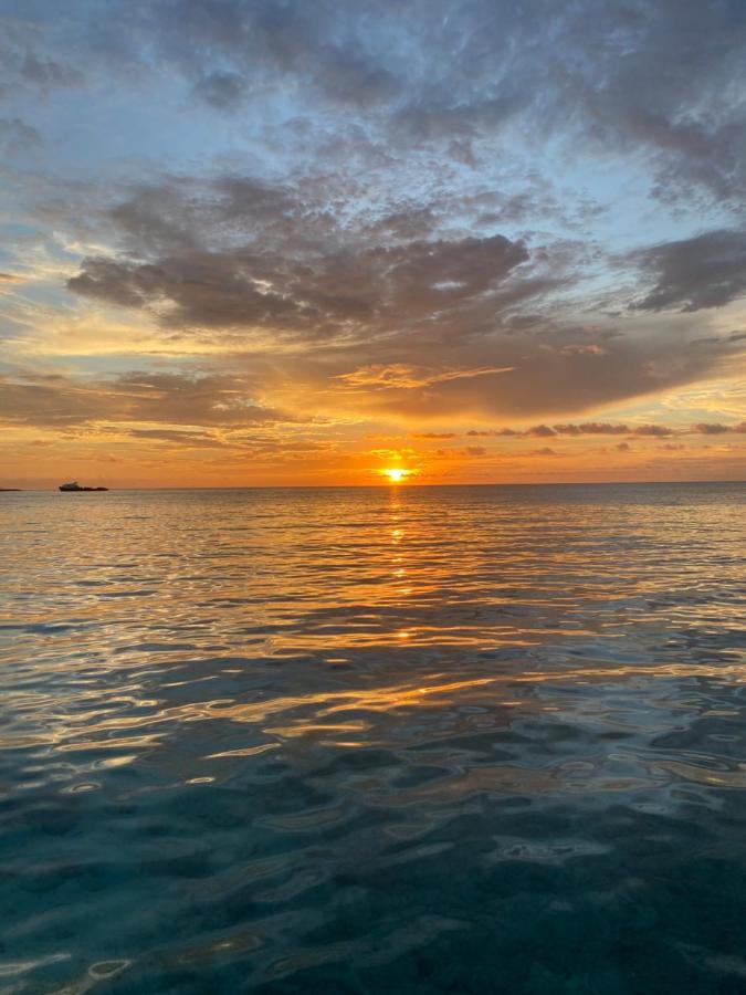 Hotel Ocean Breeze Maldives Thulusdhoo Zewnętrze zdjęcie