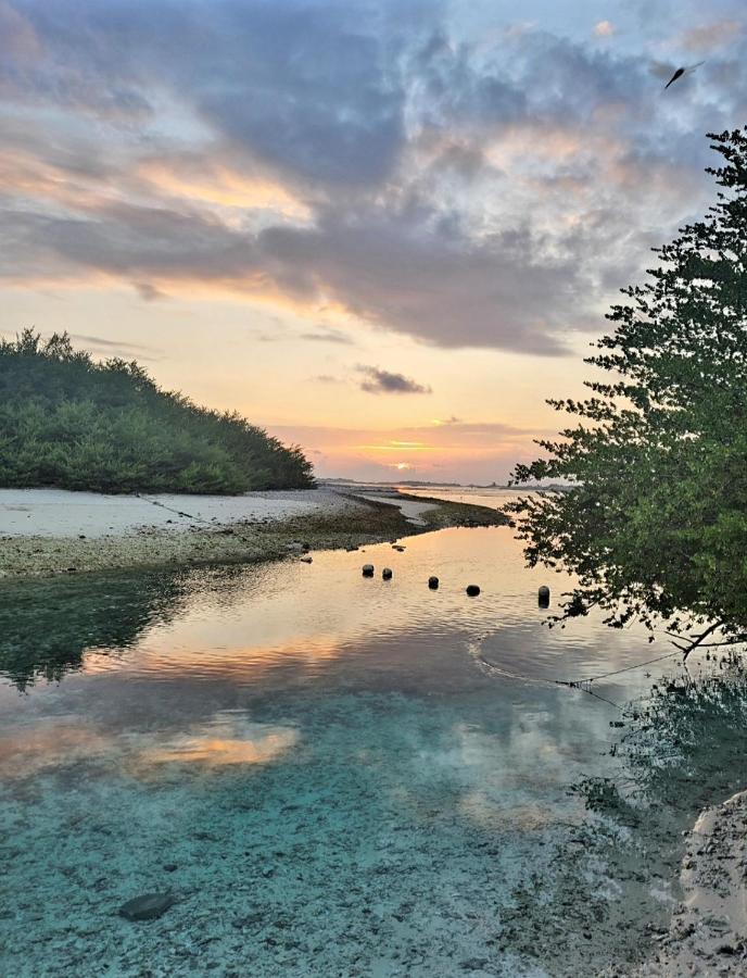 Hotel Ocean Breeze Maldives Thulusdhoo Zewnętrze zdjęcie